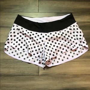 Lululemon Run: speed short *naked seam